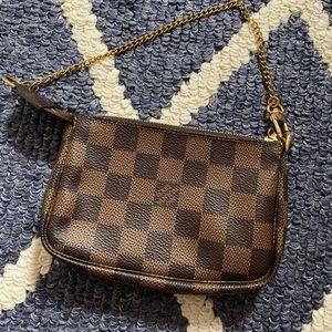 AUTHENTIC Louis Vuitton Mini Pochette